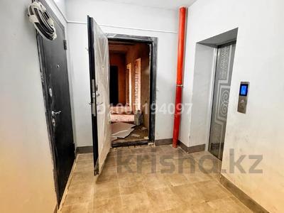 2-комнатная квартира · 80.8 м² · 1/9 этаж, мкр Северо-Восток, Оракбаева 1В — Школа №23 за 31.5 млн ₸ в Уральске