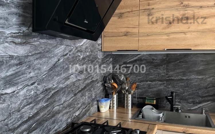 3-бөлмелі пәтер · 68.6 м² · 1/5 қабат, Ақсай-3Б ш/а. 34 — толе би яссауй, бағасы: 40.5 млн ₸ в Алматы, Ауэзовский р-н — фото 2