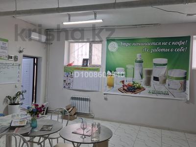 Свободное назначение, офисы, магазины и бутики, склады, салоны красоты, фитнес и спорт, медцентры и аптеки, образование, развлечения, конференц-залы, кабинеты и рабочие места, студии · 100 м² за 200 000 〒 в Актау, 38-й мкр