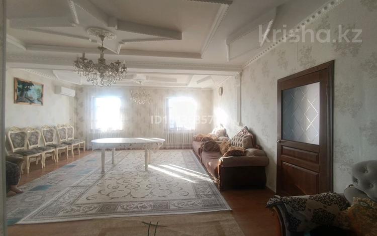 Дом · 3 комнаты · 230 м², Логинова 53а — Шокай за 70 000 ₸ в Кентау — фото 2