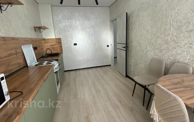2-комнатная квартира · 65 м² · 1/5 этаж, Кабанбай батыр 93 а — Мамай батыр за 300 000 ₸ в Семее — фото 2