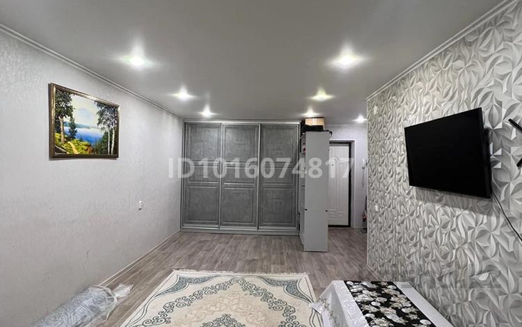 2-бөлмелі пәтер · 49 м² · 7/9 қабат, 4 ш/а 38, бағасы: 15.5 млн ₸ в Уральске, мкр 4 — фото 2