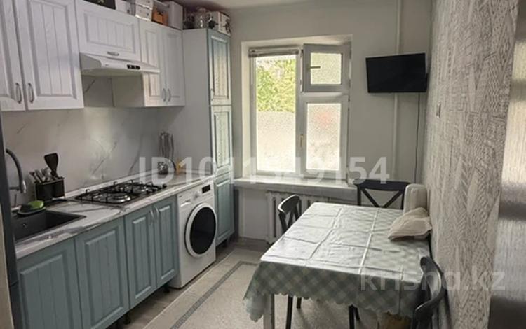 3-комнатная квартира · 62 м² · 1/5 этаж, 4 10 за 23 млн ₸ в Атырау, мкр Авангард-4 — фото 8