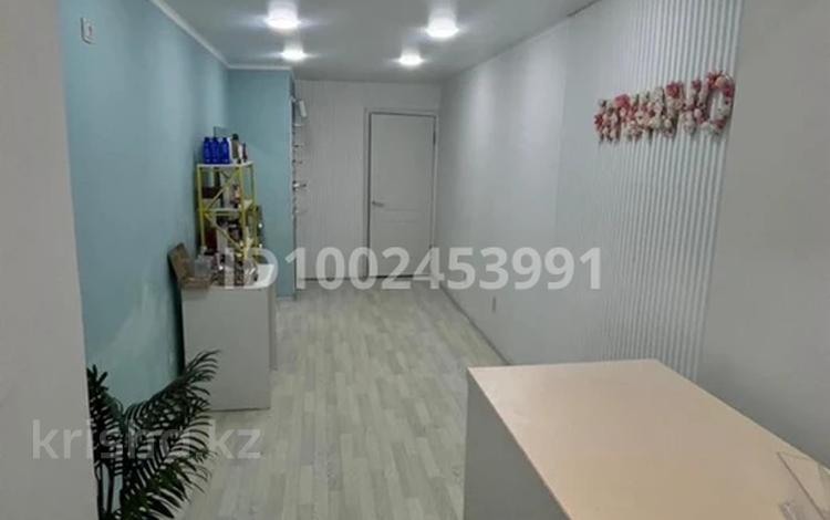 1-бөлмелі пәтер · 33 м² · 1/5 қабат, Мкр.Самал 13, бағасы: 140 000 ₸ в Жанаозен — фото 2