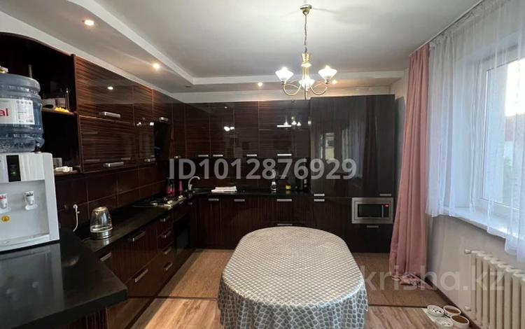 2-бөлмелі пәтер · 87.3 м² · 5/5 қабат, мкр Думан-2 18, бағасы: 48.5 млн ₸ в Алматы, Медеуский р-н — фото 2