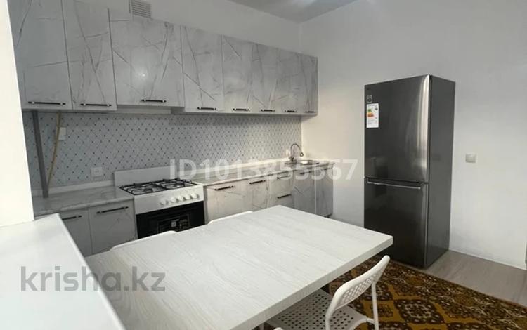 2-бөлмелі пәтер · 74.1 м², Нұрсая ш/а., Т. Жумагалиева 10 — В цветущем районе города, бағасы: 33 млн ₸ в Атырау, мкр Нурсая — фото 2