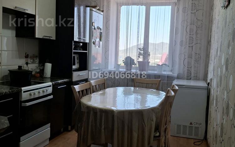 3-комнатная квартира · 80 м² · 4/5 этаж, Молдагуловой 17/6 за 27.5 млн 〒 в Усть-Каменогорске, Ульбинский — фото 8