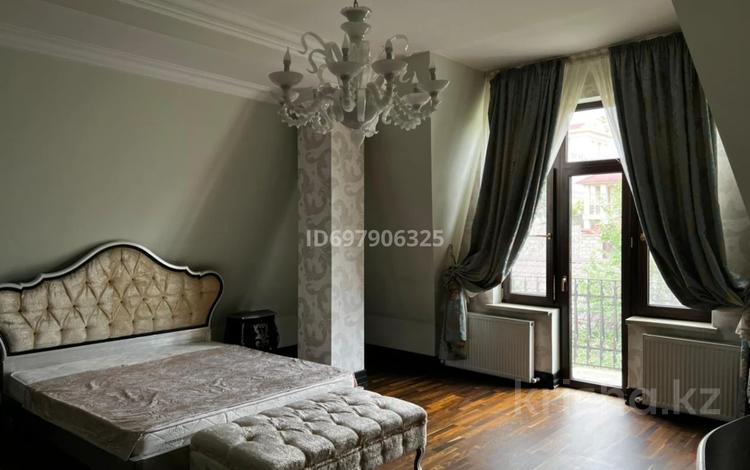 Отдельный дом · 6 комнат · 450 м² · 10 сот., мкр Юбилейный, Ондасынова за 3 млн ₸ в Алматы, Медеуский р-н — фото 2