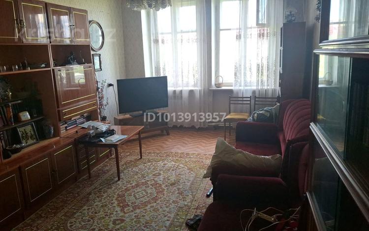 2-комнатная квартира · 56 м² · 4/4 этаж, строителей 27 за 9 млн ₸ в Темиртау — фото 2