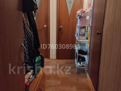 2-комнатная квартира · 45 м² · 2/5 этаж, Майкудук, 13й микрорайон 39 за 11.1 млн ₸ в Караганде, Алихана Бокейханова р-н