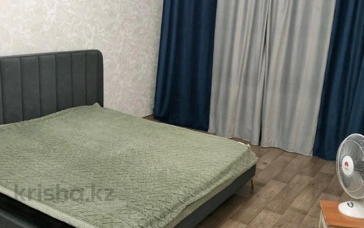 1-комнатная квартира · 40 м² · 3/9 этаж, Толе би ауэзова — Толе би Ауэзова за 10 000 ₸ в Алматы, Алмалинский р-н — фото 2