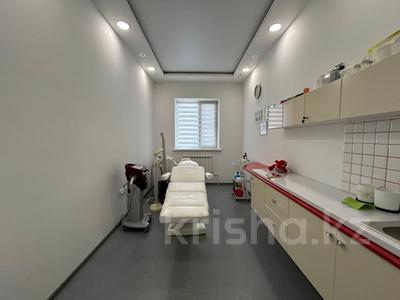 Еркін, медорталықтар мен дәріханалар · 250 м², бағасы: 2 млн ₸ в Актобе