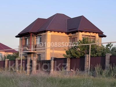Отдельный дом · 7 комнат · 198 м² · 8 сот., мкр Маяк, Казангап 17 — Аэропорт, озеро, парк Желтоксан за 1 млн 〒 в Алматы, Турксибский р-н