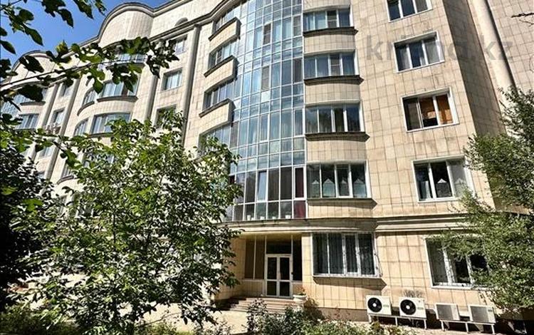 3-комнатная квартира, 130.8 м², 3/6 этаж, Толе би за 200 млн 〒 в Алматы, Медеуский р-н — фото 2