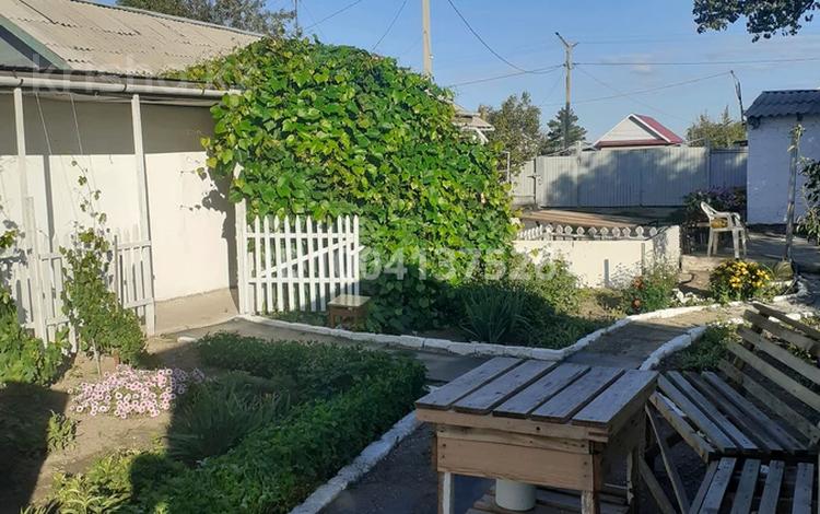 Жеке үй · 4 бөлме · 80 м² · 12 жүзд., В старом — Возле мечети., бағасы: 25 млн ₸ в Аксу — фото 2