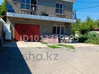 Отдельный дом · 6 комнат · 250 м² · 2 сот., мкр Шанхай, Чернышевского 108 за 220 000 ₸ в Актобе