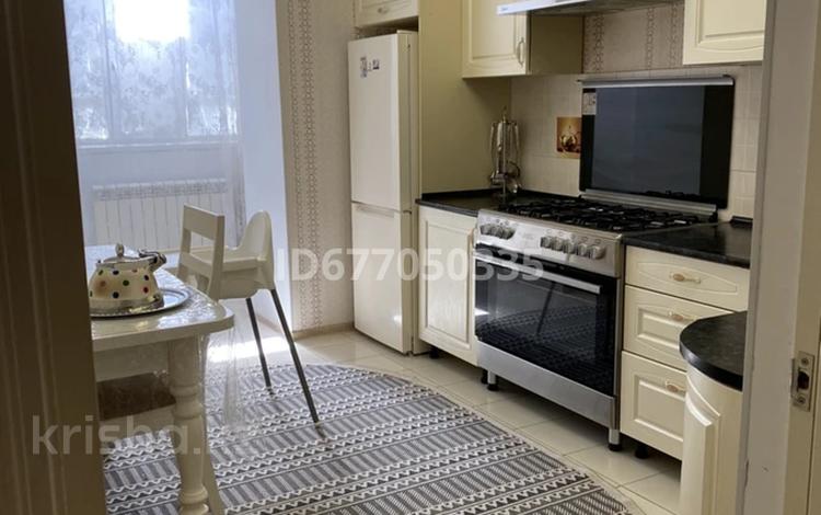 2-бөлмелі пәтер · 76.2 м² · 5/5 қабат, мкр. Алтын орда, Мкр. Батыс-2 10, бағасы: 25.9 млн ₸ в Актобе — фото 2