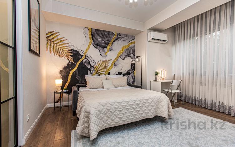 2-комнатная квартира · 52 м² · 3/13 этаж, Ади Шарипова 145к2 за 33 000 ₸ в Алматы, Алмалинский р-н — фото 2