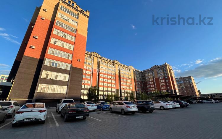 3-комнатная квартира · 106 м² · 9/10 этаж, мкр. Алтын орда, Молдагуловой 66/2 — Пр. А. Молдагуловой за 57 млн ₸ в Актобе — фото 26