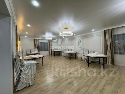 Аренда домов или дач посуточно в Карагандинской обл.: Дом · 6 комнат · 220 м², мкр Кунгей , Кайрата Тлеугабылова 14 — Тбц Аян за 100 000 〒 Дом · 6 комнат · 220 м², мкр Кунгей , Кайрата Тлеугабылова 14 — Тбц Аян за 100 000 〒 в Караганде, Казыбек би р-н