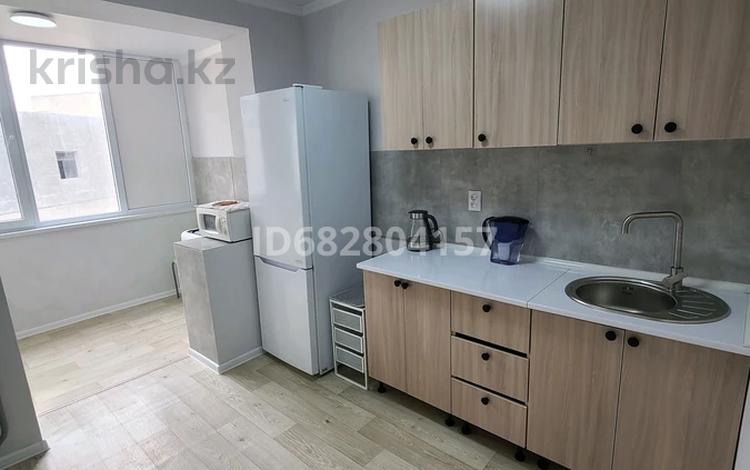 3-комнатная квартира, 70 м², 3/5 этаж помесячно, 11-й мкр за 160 000 〒 в Актау, 11-й мкр — фото 8