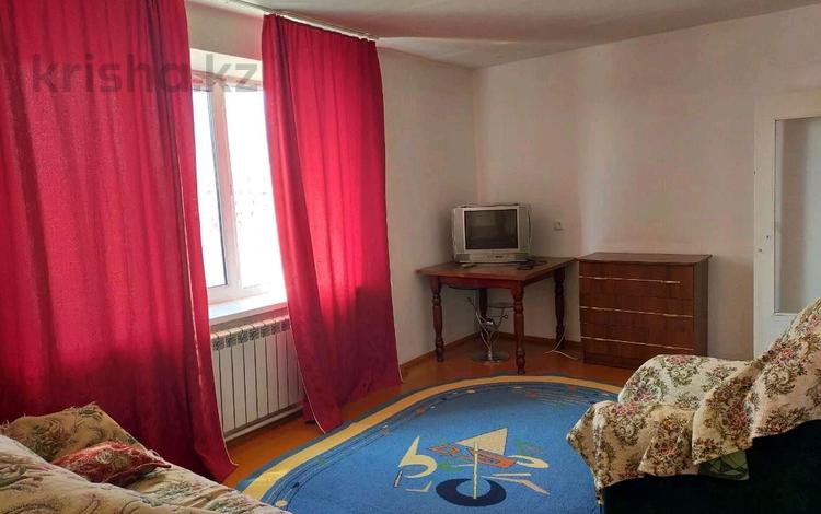 2-комнатная квартира, 46 м², 4/5 этаж помесячно, Самал за 80 000 〒 в Талдыкоргане — фото 2