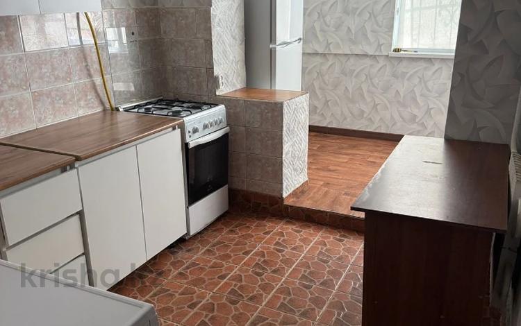 3-бөлмелі пәтер · 70 м² · 1/5 қабат, 11-ш/а. 38, бағасы: 150 000 ₸ в Актау, 11-й мкр — фото 2