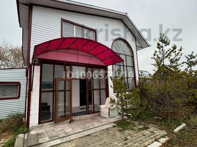 Дом · 4 комнаты · 250 м², Кенесоры 81а — Рядом с кольцом за 40 000 〒 в Бурабае