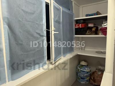 4-комнатная квартира · 67 м² · 4/10 этаж, Майкудук, Мкр Голубые пруды 6 за 200 000 ₸ в Караганде, Алихана Бокейханова р-н