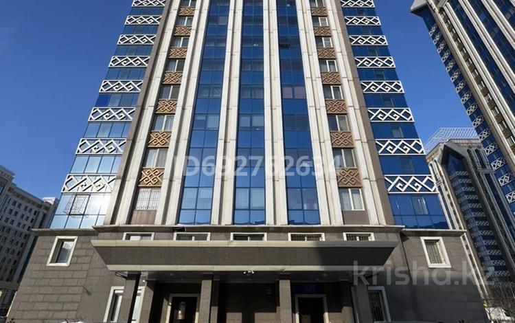 3-комнатная квартира, 85 м², 12/24 этаж помесячно, Куанышбаева 9/1 за 440 000 〒 в Астане, Алматы р-н — фото 2