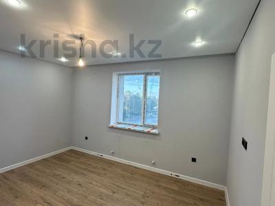 Продажа квартир в Карагандинской обл.: 2-комнатная квартира · 52.2 м² · 1/6 этаж, Майкудук, Мкр Голубые пруды 7/14 за 24 млн 〒 2-комнатная квартира · 52.2 м² · 1/6 этаж, Майкудук, Мкр Голубые пруды 7/14 за 24 млн 〒 в Караганде, Алихана Бокейханова р-н