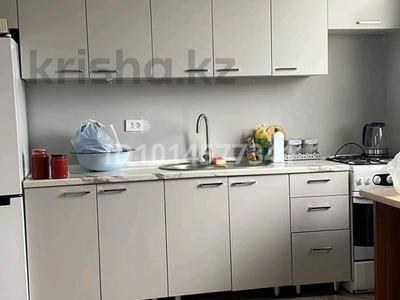 Отдельный дом · 2 комнаты · 56 м² · 6 сот., Аділет 202 — Бассейн қасындағы көшеден кіру за 100 000 ₸ в 