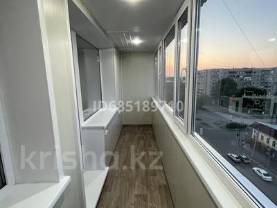 1-комнатная квартира, 50 м², 8/9 этаж помесячно, Шакарима за 130 000 〒 в Семее