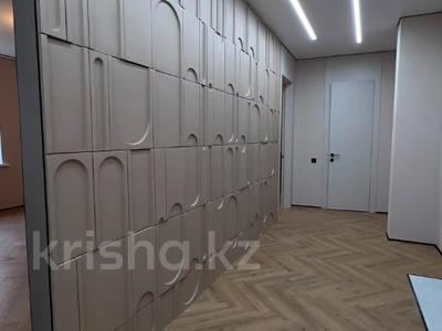 4-бөлмелі пәтер · 145 м² · 2/5 қабат, Мкрн Алтын Орда, 49г, бағасы: 59 млн ₸ в Актобе