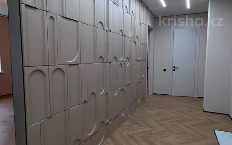 4-бөлмелі пәтер · 145 м² · 2/5 қабат, Мкрн Алтын Орда, 49г, бағасы: 59 млн ₸ в Актобе — фото 2
