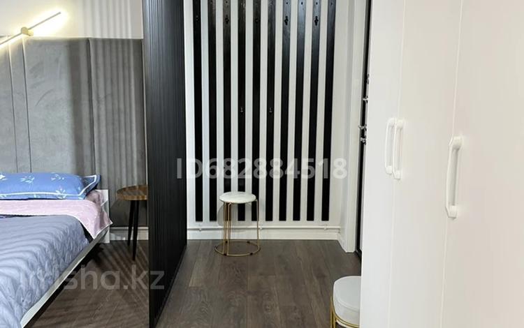 1-комнатная квартира · 40 м² · 1/9 этаж, Казыбек би 1а за 18 000 ₸ в Усть-Каменогорске — фото 3