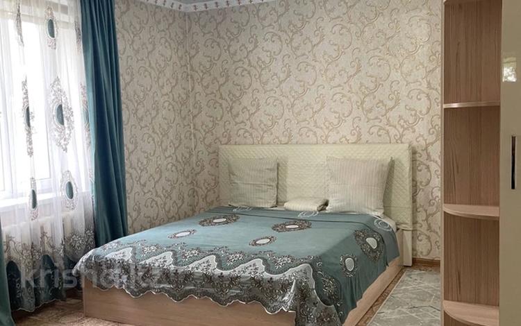 3-бөлмелі пәтер · 90 м² · 1/2 қабат, Просп. Толе Би 78, бағасы: 18 000 〒 в Таразе — фото 2