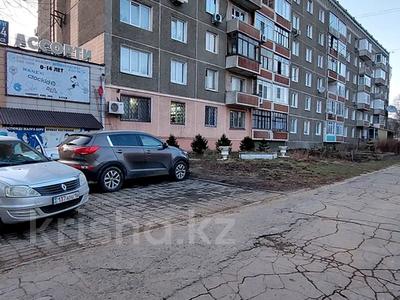 2-комнатная квартира, 53 м², Утепова 29 за ~ 19 млн 〒 в Усть-Каменогорске
