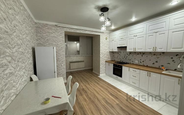 2-комнатная квартира · 95 м² · 2/5 этаж, мкр. Алтын орда 9/1 за 350 000 ₸ в Актобе — фото 9