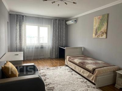 3-комнатная квартира, 110 м², 10/16 этаж, мкр Мамыр-1 за 68.5 млн 〒 в Алматы, Ауэзовский р-н