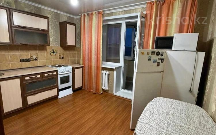 1-комнатная квартира · 45 м² · 2/9 этаж, Жамбыла жабаева 71а за 180 000 ₸ в Петропавловске — фото 2