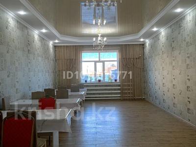 Дом · 3 комнаты · 250 м², Сырым Датова 53/4 за 5 000 〒 в Уральске