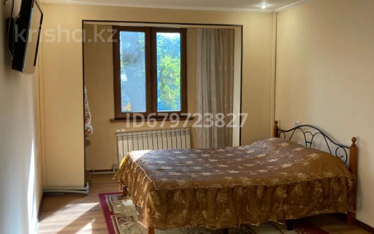1-комнатная квартира · 36 м² · 2/5 этаж, 11-й микрорайон 116А за 10 000 ₸ в Шымкенте, Енбекшинский р-н — фото 2