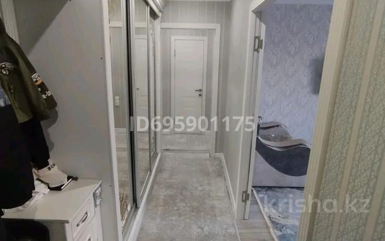 4-бөлмелі пәтер · 77.1 м² · 1/9 қабат, К. Бозтаева 17, бағасы: 40 млн ₸ в Семее — фото 2