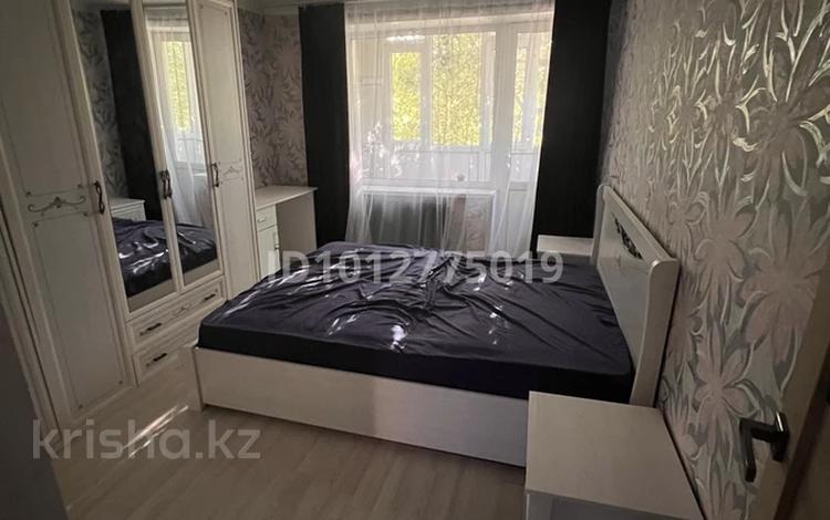 2-комнатная квартира · 43 м² · 2/5 этаж, Пришахтинск, 21й микрорайон 12 за 150 000 ₸ в Караганде, Алихана Бокейханова р-н — фото 2
