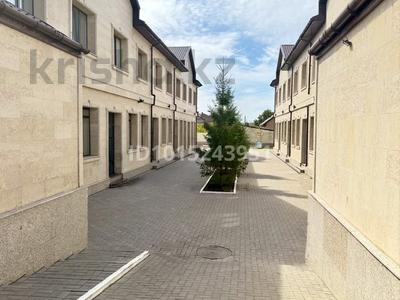 4-комнатная квартира · 145 м², мкр Кунгей , Назира Турекулова 32 — напротив мечеть Кунгей , рядом с таунхаусом Асылым за 82 млн ₸ в Караганде, Казыбек би р-н