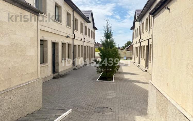 4-комнатная квартира · 145 м², мкр Кунгей , Назира Турекулова 32 — напротив мечеть Кунгей , рядом с таунхаусом Асылым за 82 млн ₸ в Караганде, Казыбек би р-н — фото 2
