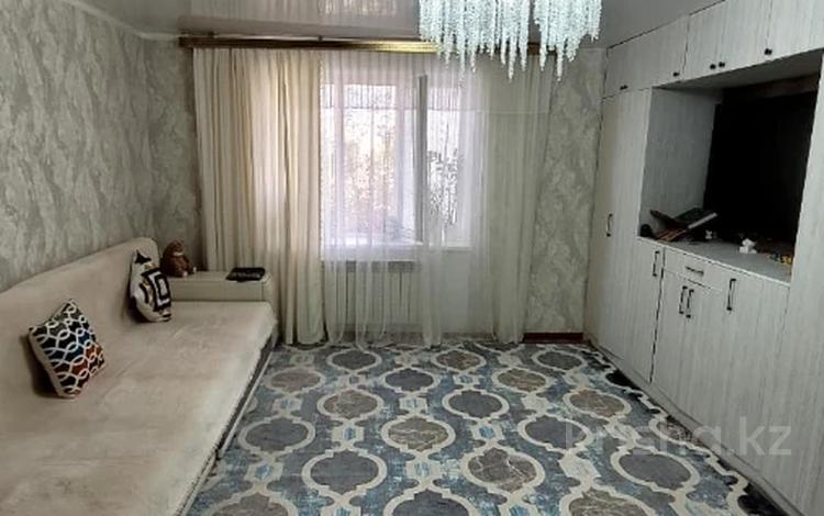 1-комнатная квартира · 50 м² · 1/3 этаж, 1 мкр за 13.5 млн ₸ в Актобе — фото 4