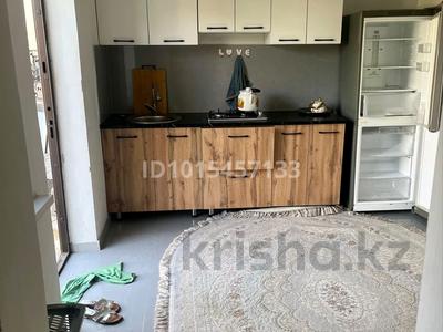 Отдельный дом · 1 комната · 40 м² · 8 сот., мкр Акжар, Буритти 4 — Бекешев за 150 000 ₸ в Алматы, Наурызбайский р-н