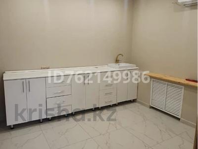 Салоны красоты, кабинеты и рабочие места, студии · 12 м² за 35 000 〒 в Актау, 9-й мкр